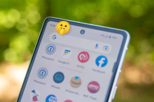 The Android Notification Trap: Why Those Tiny Status Bar Icons Keep Your Brain on Edge